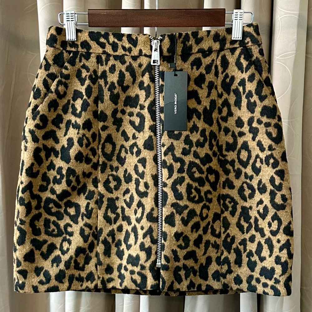 Vero Moda Leopard Print Mini Skirt, Wool Blend with Zipper Front, Size Small